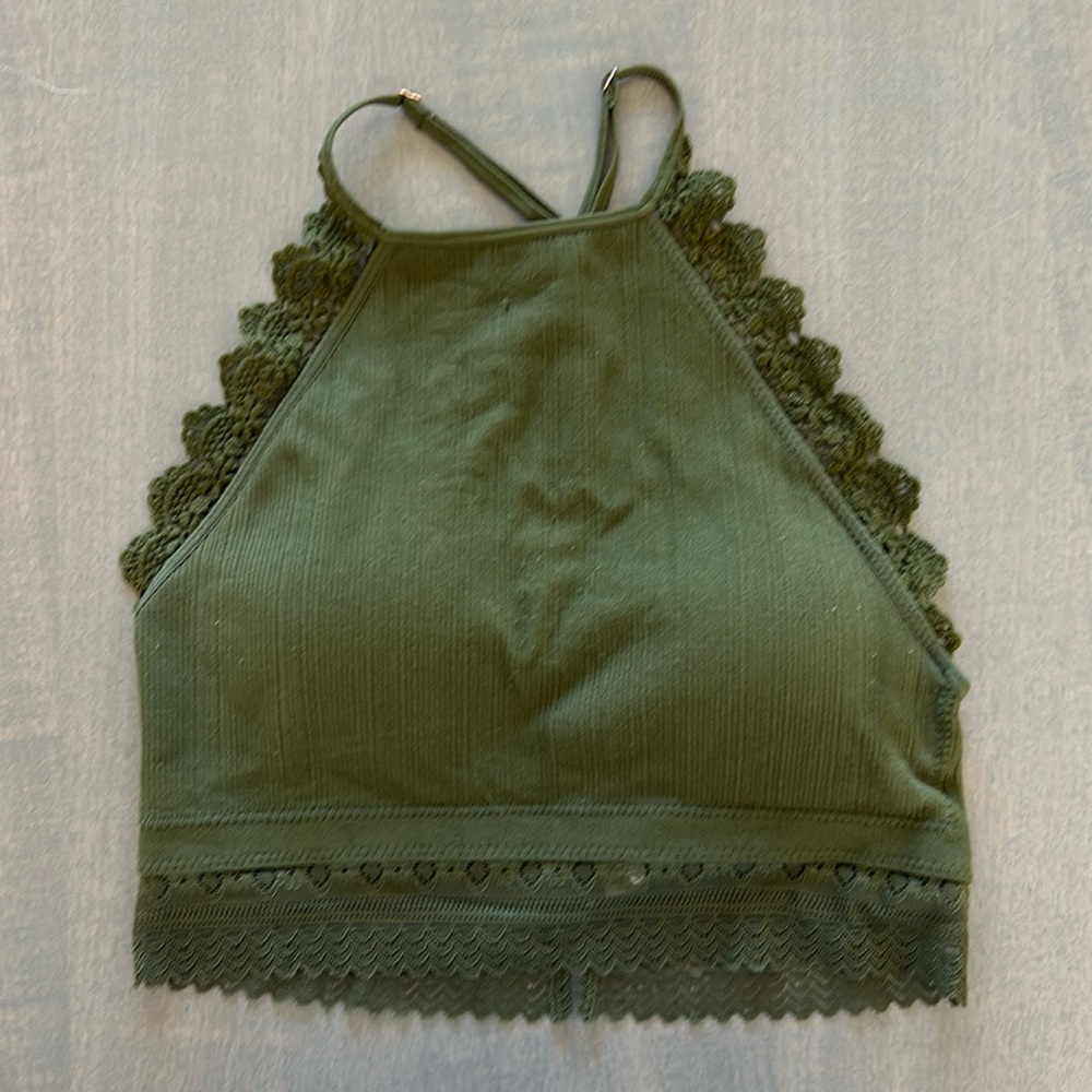 Green halter lacy tank slight pilling